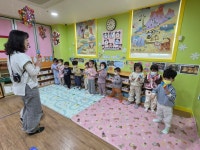 펄펄 눈이옵니다❄️ - 산들A반(만2세) - 토끼와 당근 어린이집 펄펄 눈이옵니다❄️