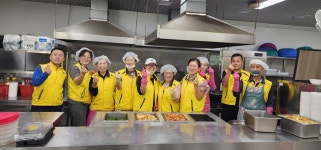 10월의 경로식당 - 성 인 | 지역주민 - [제주]서부종합사회복지관 10월의 경로식당