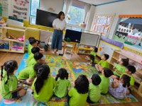 영어선생님과 수박폭탄놀이를 해요~~🍉⏳️🧨 - 2025֍특별활동 - 공공형 장미어린이집 영어선생님과 수박폭탄놀이를 해요~~🍉⏳️🧨