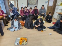 문척 초등학생들이 우리동네 경로당을 방문 - 토금 마을의 행사 - 토금마을 문척 초등학생들이 우리동네 경로당을 방문