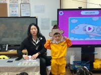 - ☆햇살머금 풀잎반☆ - 자연을 사랑하며 꿈을 키우는 환타랜드숲유치원 ☀️🌿햇살머금 풀잎반☀️🌿 놀이처럼 배우는 즐거운 젤링영어... 