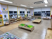 만2세 교실 (하늘바다나무/하얀구름초록) - 시설사진 - 국공립검단어린이집 만2세 교실 (하늘바다나무/하얀구름초록)