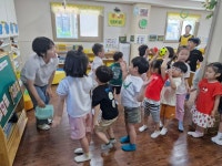 과일쥬스 가게놀이😄😄 - 오일러반 사진 - 제주 피터팬 어린이집 제주 피터팬 어린이집