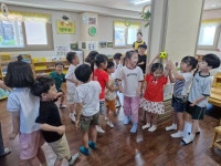 과일쥬스 가게놀이😄😄 - 오일러반 사진 - 제주 피터팬 어린이집 제주 피터팬 어린이집