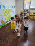 함께 춤추며 반짝반짝🌟 - 다빈치 A,B반 사진 - 제주 피터팬 어린이집 함께 춤추며 반짝반짝🌟