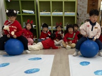 도담2반의 레드데이❤️🎅 - 도담2반♥ - 울산 큰사랑유치원★ 도담2반의 레드데이❤️🎅