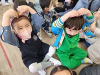 🥳나무반의 3,4월 합동 생일파티🥳🎉 - 나무반 - 동서변유치원 🥳나무반의 3,4월 합동 생일파티🥳🎉