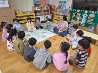 5월 11일 바깥놀이&뮤직컴 - 세계로반 - 아이살림생태어린이집 5월 11일 바깥놀이&뮤직컴