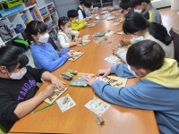 2023년 12월 창의쑥쑥 미술교실 - 반짝반짝 소나무 트리 만들기 - 창의쑥쑥 미술교실 - 회원한솔지역아동센터 회원한솔지역아동센터