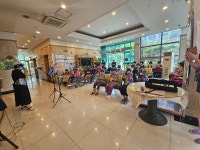 🎶 오늘은 노래하는 날, 요양원 노래공연 이야기 💕 - 지역사회자원 활용 및 교류 - 수원연세실버벨리 🎶 오늘은 노래하는 날, 요양원 노래공연... 