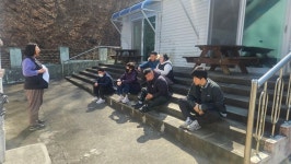 원예활동-꽃 모종심기 - 활동사진 - 동해시장애인주간보호소 동해시장애인주간보호소