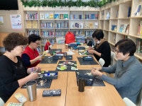 행사에 쓰일 소품들을 준비했어요.(10/7) - 시니어 팝업북 - 남동구 와글와글 작은도서관 행사에 쓰일 소품들을 준비했어요.(10/7)