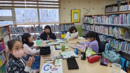 창의미술 - 매주 토요일 오전 10시~12시 - 창의미술(토요일반) - 하늘채작은도서관 창의미술 - 매주 토요일 오전 10시~12시