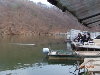 약속대로 오늘 21석 유동형 자리 중류에 설치했습니다. - 즐거운 낚시장 - 화도낚시공원 약속대로 오늘 21석 유동형 자리 중류에 설치했습니다.