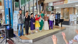 제467회 직산 다나힐요양병원. - 공연사진 - 천안색소폰어울림동호회 제467회 직산 다나힐요양병원.