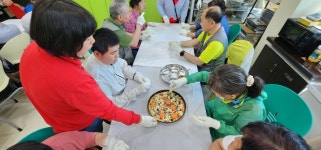 치즈만들기 체험 젖소농장견학 - 발달장애인주간활동센터 - 사단법인 철원군발달장애인협회 치즈만들기 체험 젖소농장견학