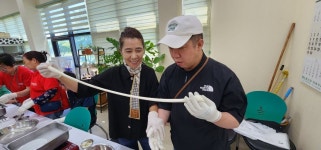 치즈만들기 체험 젖소농장견학 - 발달장애인주간활동센터 - 사단법인 철원군발달장애인협회 치즈만들기 체험 젖소농장견학