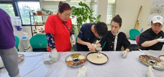 치즈만들기 체험 젖소농장견학 - 발달장애인주간활동센터 - 사단법인 철원군발달장애인협회 치즈만들기 체험 젖소농장견학