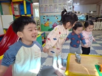 안전교육(어른과 함께 다녀요) - 꿈친구( 실내 *실외) 전체 사진 - 행당동아이꿈어린이집 안전교육(어른과 함께 다녀요)