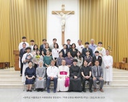 2022 견진성사 단체사진 - 1)세례식. 견진식 사진 - 서원동성당 사진홍보부 빛과그림자 2022 견진성사 단체사진