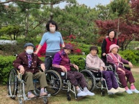 야외나들이 - 어르신들의 하루 - 사마리타 군산 요양원 야외나들이