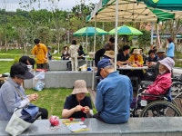 주관 (몽글몽글 오월잔치) 다녀왔어요. - 특화프로그램 - 사마리타 군산 요양원 군산노인종합복지관 주관 (몽글몽글 오월잔치) 다녀왔어요.