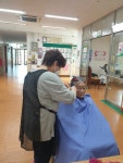 이미용봉사 - 어르신들의 하루 - 사마리타 군산 요양원 이미용봉사