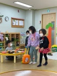 꽃잎반 11월 2주 활동 사진입니다~!! - 꽃잎반(만3세) - 시립 정왕 보듬이 나눔이 어린이집 꽃잎반 11월 2주 활동 사진입니다~!!