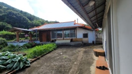 (경남고성부동산)하일면/ 바닷가마을/ 서까래와텃밭, 옛날느낌 물씬풍기는 미등기촌집 매매/407제곱미터(123)/8천만원... 