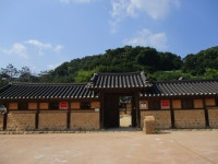 괴산, 역사기행 : 청 풍 명 월~각연사, 천주교 연풍 성지, 마애이불병좌상, 홍범식 고가, 충민사 등 괴산 역사기행 - ⊙산행과 여행정보... 