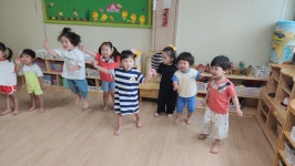 바깥놀이&햇살반과 함께 한 신체활동 &방송댄스 - 열매반(4세) - 오산 한솔키즈, 하늘숲어린이집 바깥놀이&햇살반과 함께 한 신체활동 &방송댄스