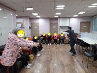2021년 12월 10일 세상뉴스전하기&율동체조 - 프로그램 사진 - 사회복지법인 운가자비원 운가데이케어센터 2021년 12월 10일... 