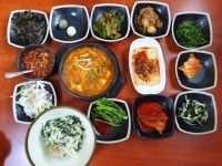 [제천맛집] 의림지 맛집 ＜호반식당＞솜씨도 상차림도 최고 곤드레청국장백반, 관광지맛집 변천사, 정선아라리와 국민나물 곤드레나물의 변신... 