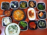 [제천맛집] 의림지 맛집 ＜호반식당＞솜씨도 상차림도 최고 곤드레청국장백반, 관광지맛집 변천사, 정선아라리와 국민나물 곤드레나물의 변신... 