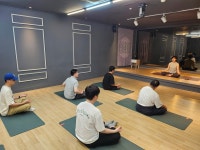 9월의 요가수업! - 카페 앨범 - 사랑나눔장애인주간보호센터 9월의 요가수업!