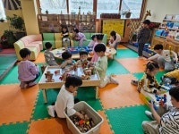 색종이 접기 및 자유놀이 - 6세 활동사진 - 아이베스트 유치원 색종이 접기 및 자유놀이