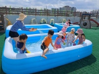 옥상물놀이 - 2025년 열매 통합 소식 - 열매 몬테소리어린이집 옥상물놀이