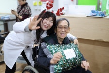 ♥2025.12.23.(화)⛄성탄절행사 WITH 실버예술단❄ / 전남밀알복지재단 밀알사랑노인요양원(여수요양원,여수요양병원) - 요양원 소식... 