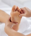 발 자주 붓거나 까만 점·줄이 있나요?암·신장·뇌질환 경고일 수 있다! - 건강생활정보 게시글 - 귀암과 함께 