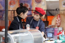 친자매 같았던 신세경과 보미.jpgif - 동네마당 - 소주담(談) : 소소한 주민들의 이야기 친자매 같았던 신세경과 보미.jpgif