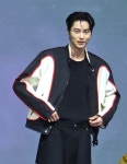 오늘 싱가포르 팬미팅에서 완깐 한 변우석.jpgif - 동네마당 - 소주담(談) : 소소한 주민들의 이야기 오늘 싱가포르 팬미팅에서 완깐 한... 