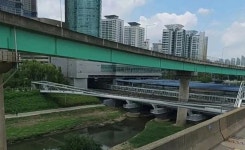 신도림역 인근 육교 내려앉아 통행 제한 - 동네마당 - 소주담(談) : 소소한 주민들의 이야기 신도림역 인근 육교 내려앉아 통행 제한
