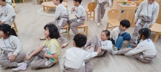 찾아가는 숲교실 - 강남초교 병설 유치원 - 누리과정(유아숲) 활동사진 - 수페온 사회적협동조합 찾아가는 숲교실 - 강남초교 병설 유치원