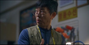 세탁소 까사노).gif - 악플달면 쩌리쩌려버려 - ＊여성시대＊ 차분한... 짜릿하다는 반응 많은 ＜빈센조＞ 액션씬 (feat. 세탁소 까사노).gif