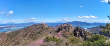 산림청 선정 한국의 숨겨진 우리 산 중 하나인, 진달래 만개한 여수... 한국의 숨겨진 우리 산 중 하나인, 진달래 만개한 여수 영취산을 다녀왔다.