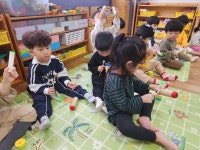 10월 4주 우주,햇님 퍼니큐 활동 모습입니다.🎸 - 어린이집 소식 - 똑똑어린이집 10월 4주 우주,햇님 퍼니큐 활동 모습입니다.🎸