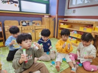 10월 4주 우주,햇님 퍼니큐 활동 모습입니다.🎸 - 어린이집 소식 - 똑똑어린이집 10월 4주 우주,햇님 퍼니큐 활동 모습입니다.🎸