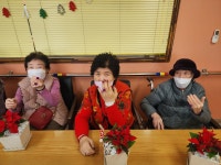 (원예교실) 화분 만들기 원예교실 인지활동 수업시간 - 생활관 이야기 - 해드림재활주간보호센터 (원예교실) 화분 만들기 원예교실 인지활동... 