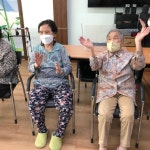 실버체조-노인건강체조 - 더조은 어르신들의 이야기 - 더조은주야간보호센터 실버체조-노인건강체조