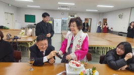 12.28. 예수, 마리아, 요셉의 성가정 축일(금혼식) #06 - 본당 앨범 - 부송동성당 2025.12.28. 예수, 마리아, 요셉의 성가정 축일(금혼식) #06